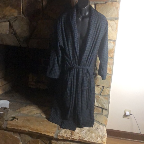 Perry Ellis - Picture 2 of 6